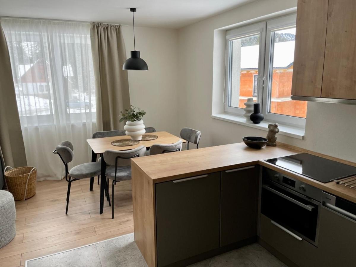 Apartmany Kellov Dom 데마노브스카돌리나 외부 사진