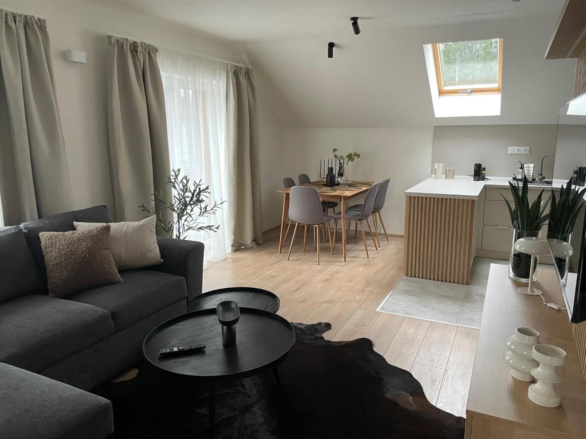 Apartmany Kellov Dom 데마노브스카돌리나 외부 사진