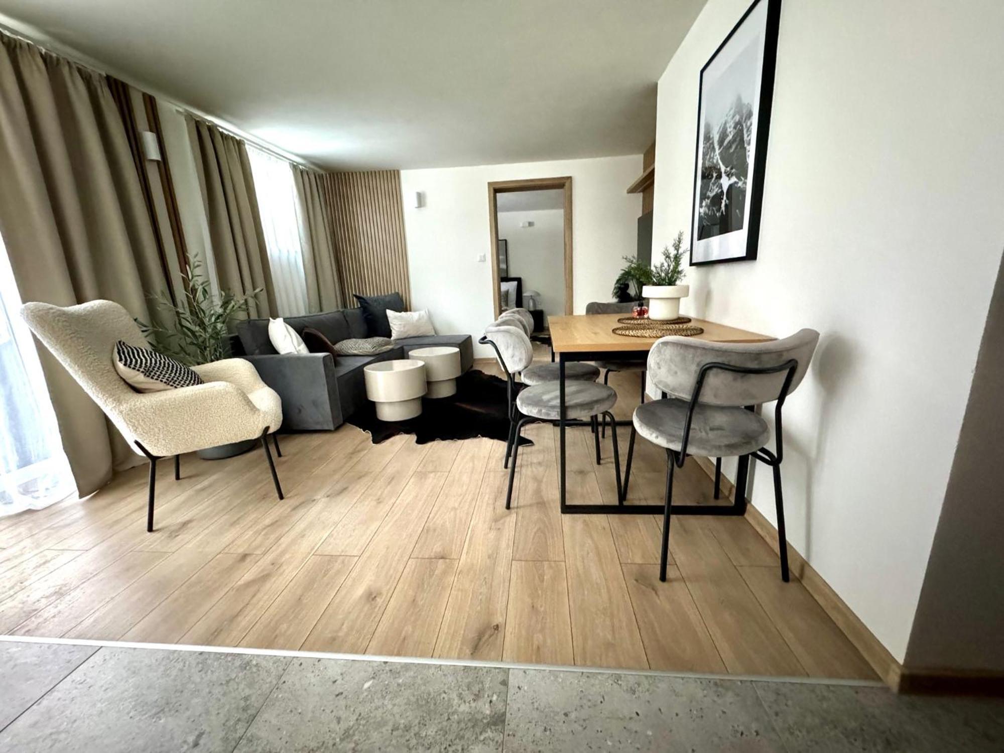 Apartmany Kellov Dom 데마노브스카돌리나 외부 사진