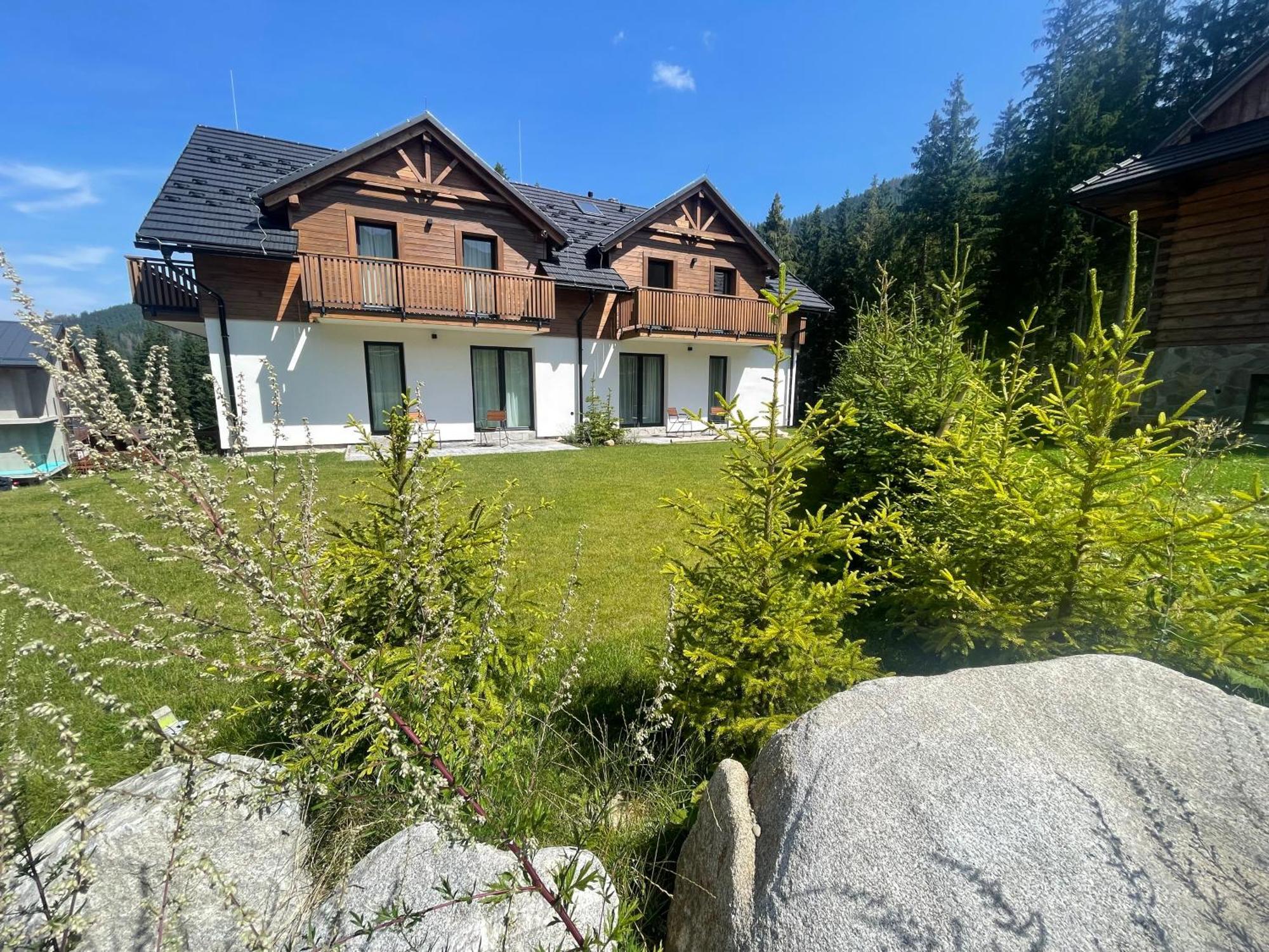 Apartmany Kellov Dom 데마노브스카돌리나 외부 사진