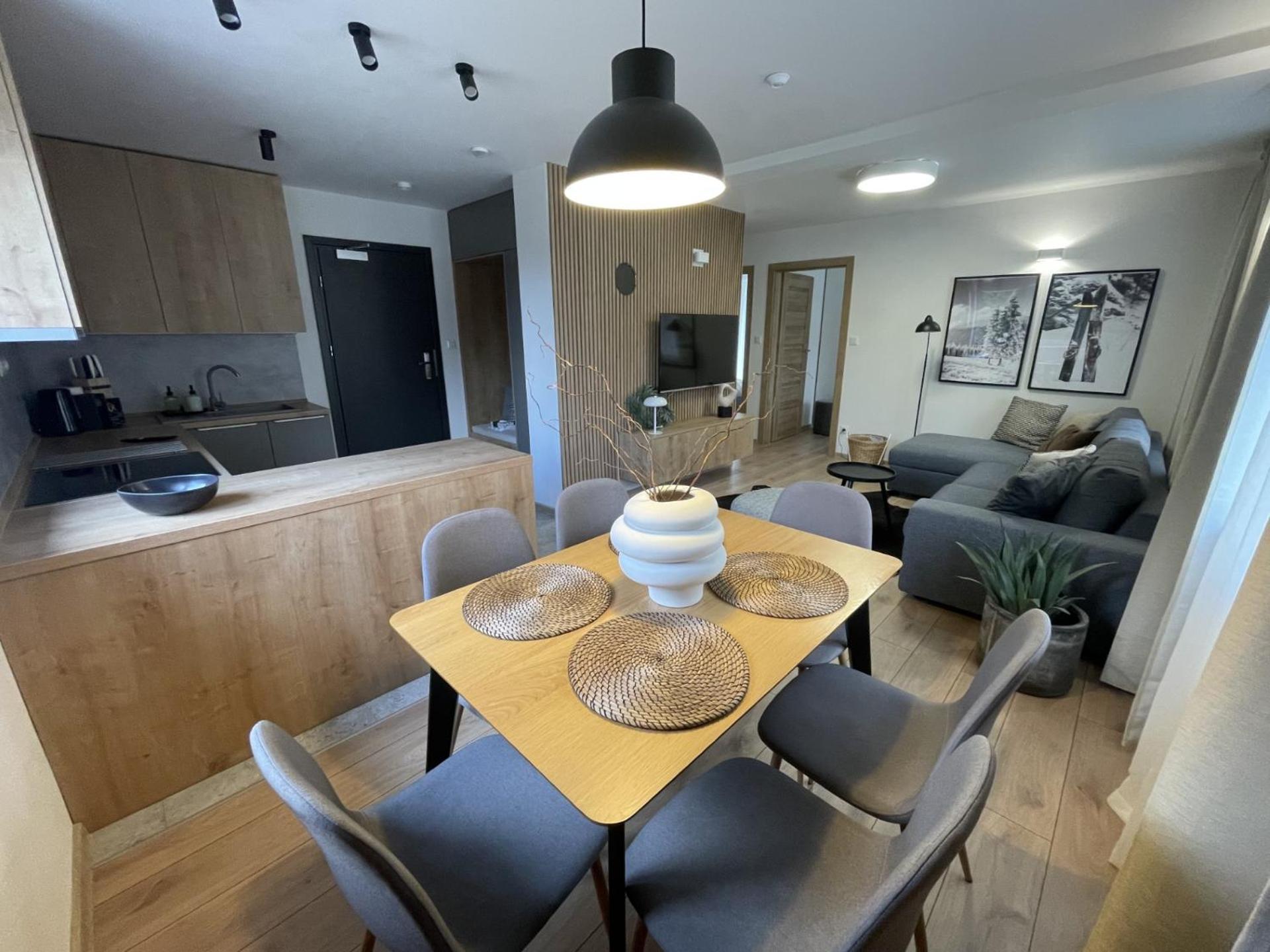 Apartmany Kellov Dom 데마노브스카돌리나 외부 사진